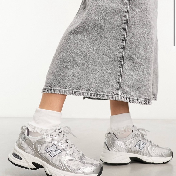 New Balance - Picture 4 of 6